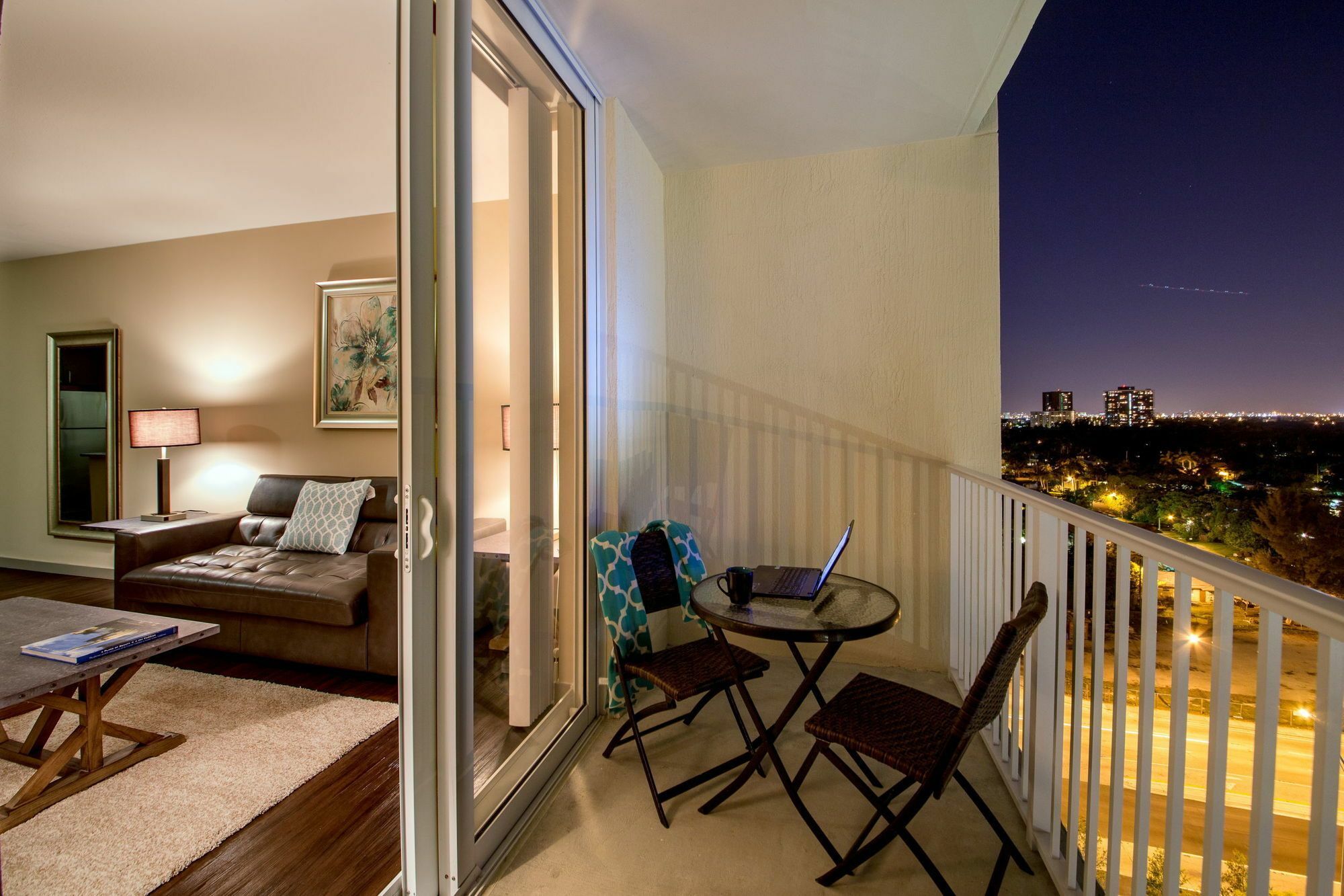 Shorecrest Bay Luxury Apartment