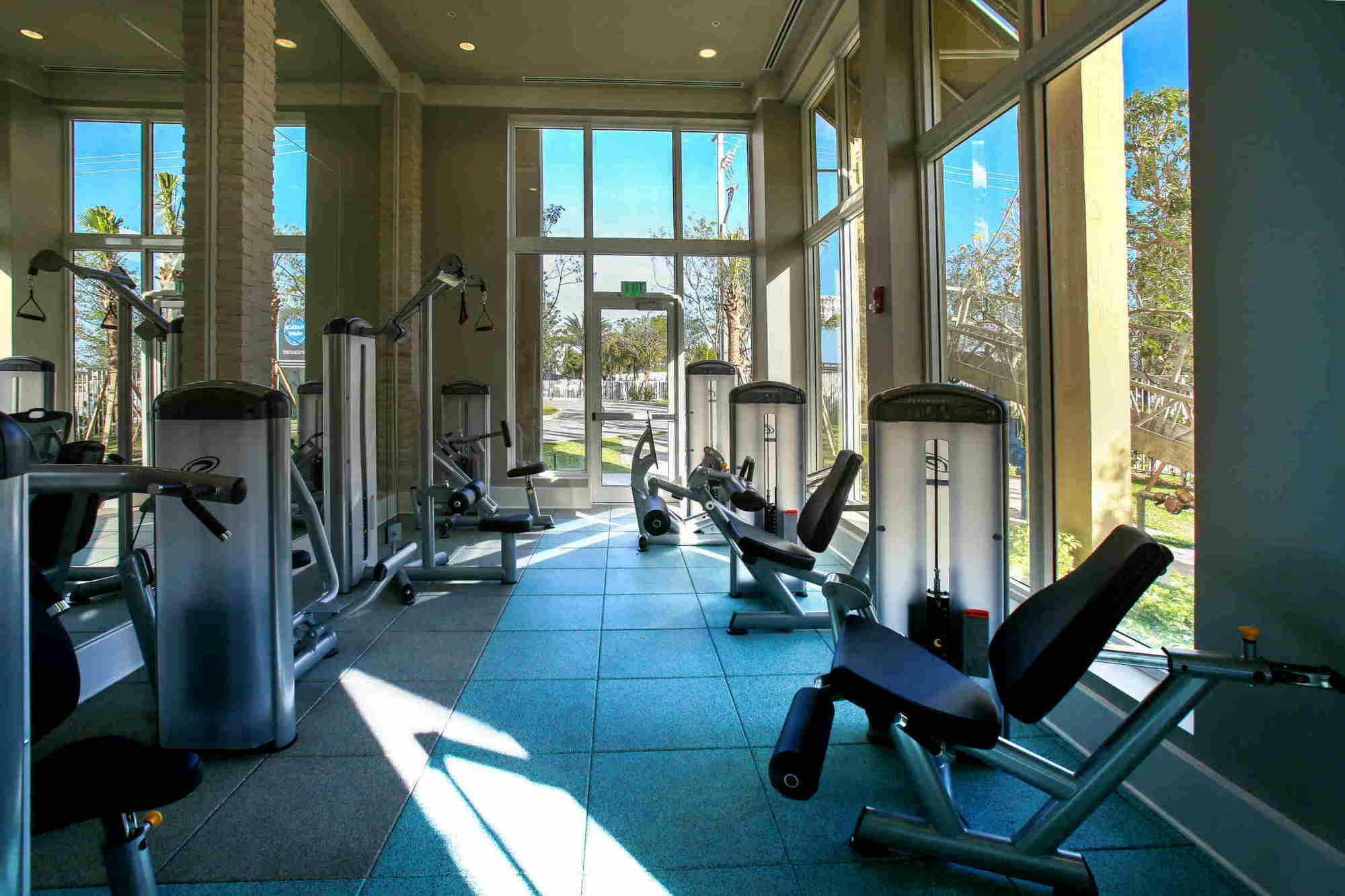 Shorecrest Bay Luxury Apartment